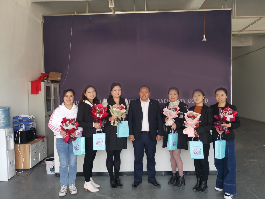 知禮儀 塑形象 打造職業(yè)女性新標(biāo)桿